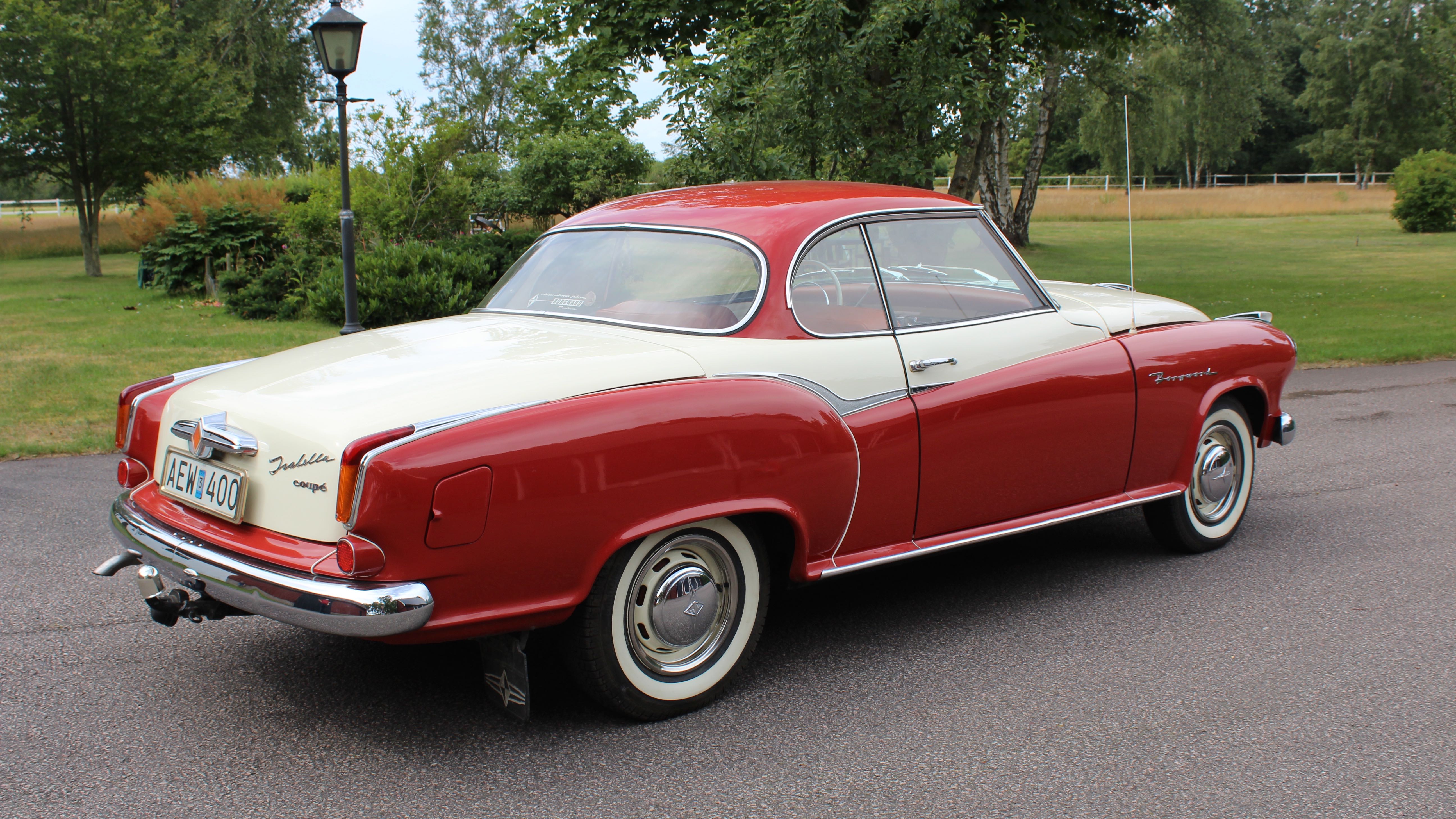 borgward Isabella Coupe snett bak hö